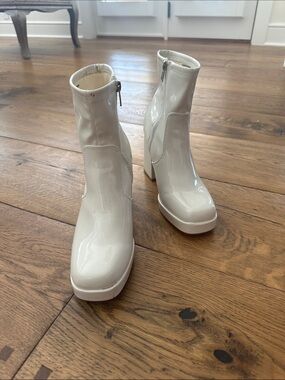 Steve Madden White Patent Platform Ankle Booties